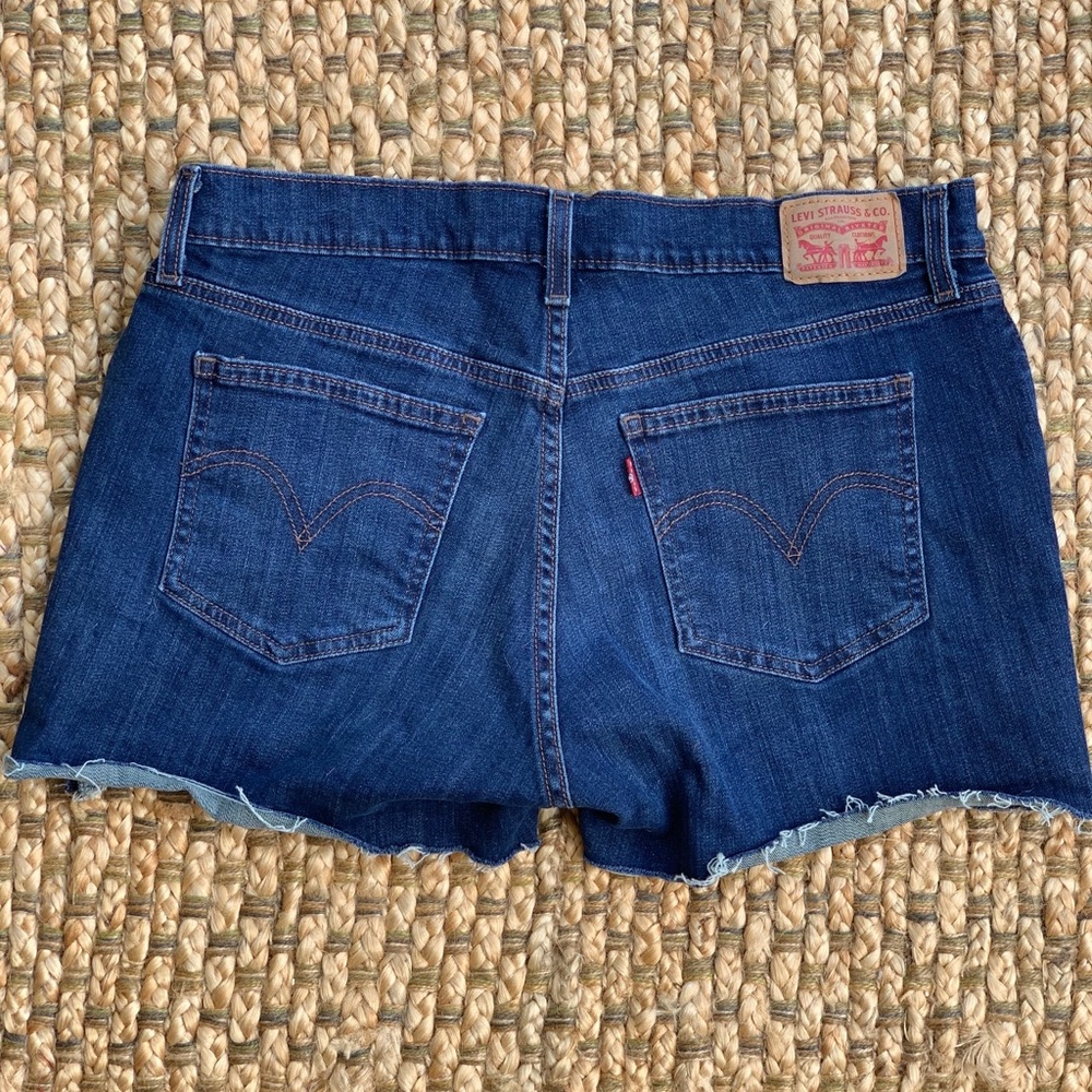Levi’s Classic Cutoff Shorts Sz 32